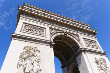 Fototapeta na wymiar Arc de Triomphe - Paryż, Francja