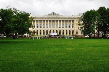 Русский музей. Михайловский парк