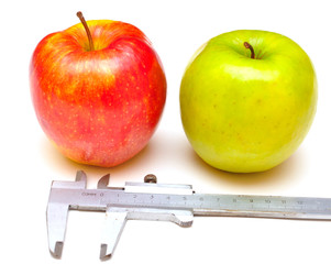 red and green apple measured