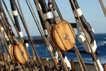 Ship tackles
