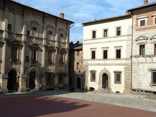 Fototapeta na wymiar Piazza Grande i Palazzo dei Nobili - Montepulciano