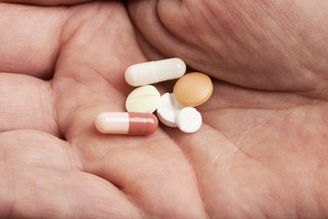 t&auml;gliche dosis arzneimittel auf der hand