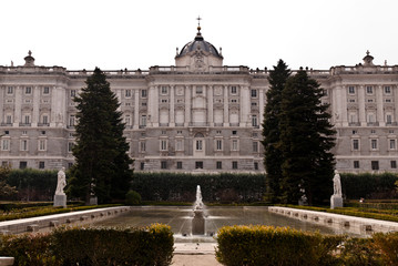 Obraz premium Gardens and fountain in Madrid Royal Palace. Spain