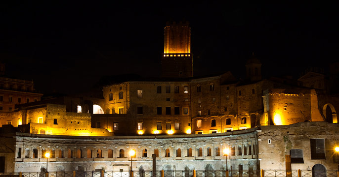 mercati traiano vista notturna