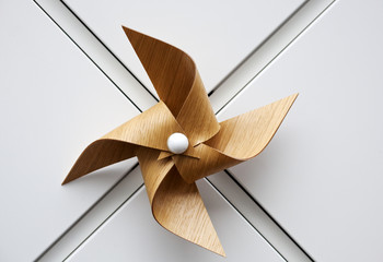 Girandola in legno