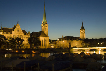 Z&uuml;rich at night