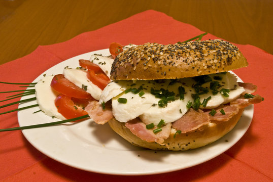 bacon bagel with capresse