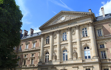 Fototapeta na wymiar Sąd apelacyjny w Amiens