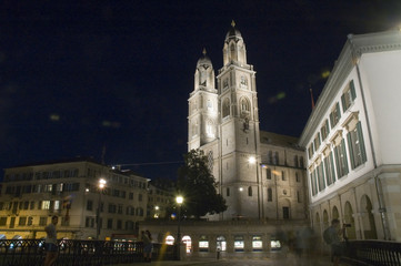 Fototapeta na wymiar Grossmünster in Zürich at night