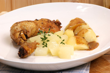 gegrillter Geflügelschenkel mit Kartoffel und Kohlrabi