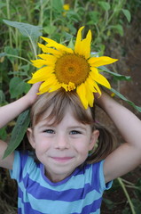 Mädchen mit Sonneblume