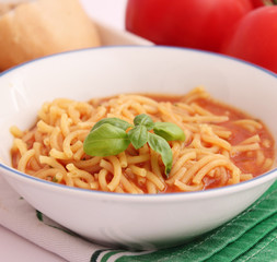 Tomatensuppe mit Nudeln