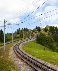Fototapeta na wymiar train in the swiss alps