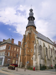 Antigua iglesia de Orbec, Normandía, Francia.