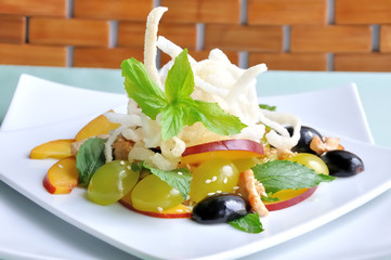 summer salad with grapes and nectarines