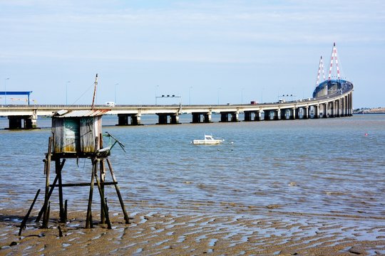 P&ecirc;che traditionnelle face au pont de Saint-Nazaire
