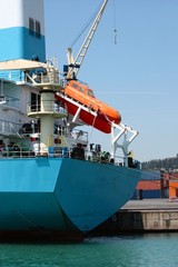 gros plan sur navire de transport