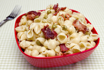 bacon pea pasta with cream sauce