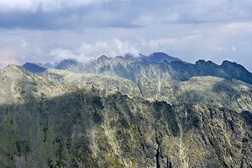 Fototapeta na wymiar misty mountains