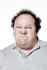 homme visage de haine