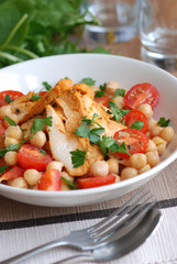 Spanish chicken and chickpea salad