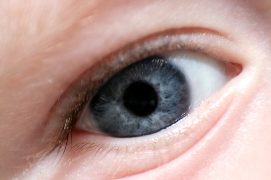 Oeuil bleue enfant