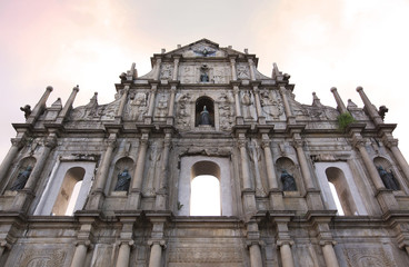 Fototapeta premium Ruins of Saint Paul's Cathedral in Macau at dusk