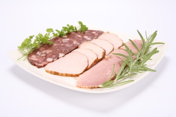 Plate of assorted cold cuts (ham, sirloin, headcheese)