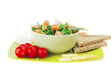 image of green salad with smoked salmon