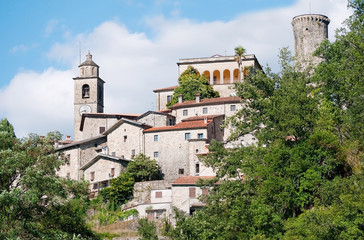 Fototapeta na wymiar Scenic Italy - Tuscan town (Bagnone)