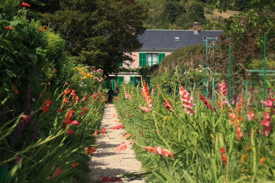 all&eacute;e de glaieuls