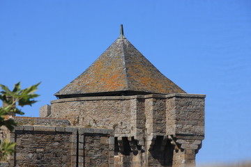 Fototapeta na wymiar wieża na wałach Saint Malo