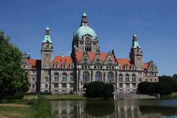 Fototapeta na wymiar Neues Rathaus w Hanowerze