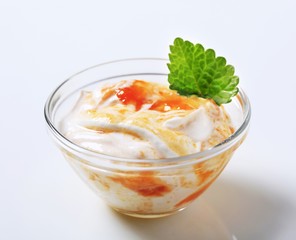 Yogurt with jelly