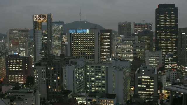 Time lapse cityscape of Seoul at twilight, South Korea.