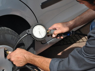 mecanicien, entretien pneumatiques