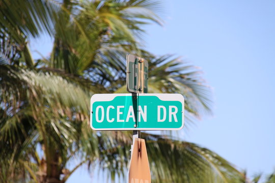 Ocean Drive Schild in Miami Beach