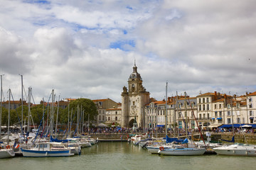 france; 17; la rochelle :  port et grosse horloge