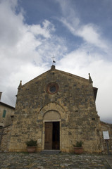 Fototapeta na wymiar Monteriggioni Siena kościół w Toskanii