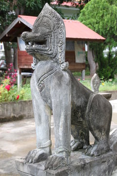 Lion statue, Wat  Ban Kee Lek, Borabue