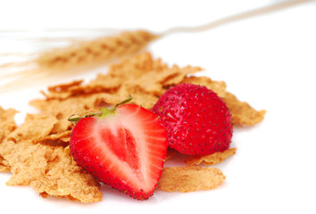 Bran flakes with fresh strawberries