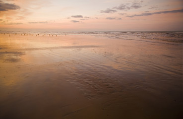 Fototapeta na wymiar Hastings beach sunrise
