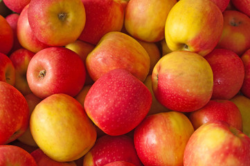 frische Äpfel auf dem Wochenmarkt