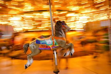 carousel horse panning