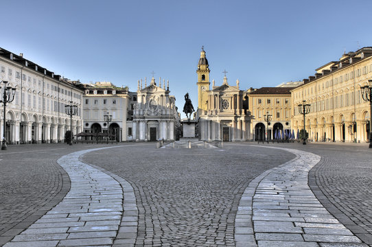 Piazza deserta