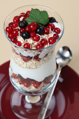 Red and black currant parfait with yogurt and oatmeal