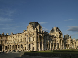 Obraz premium Museo del Louvre en Paris