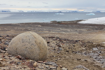 Mysterious boulders of Champ Island, Franz Jozef Land
