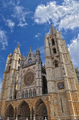 Fototapeta na wymiar Fachada de la catedral de León.