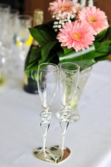 champagne and  gerbera